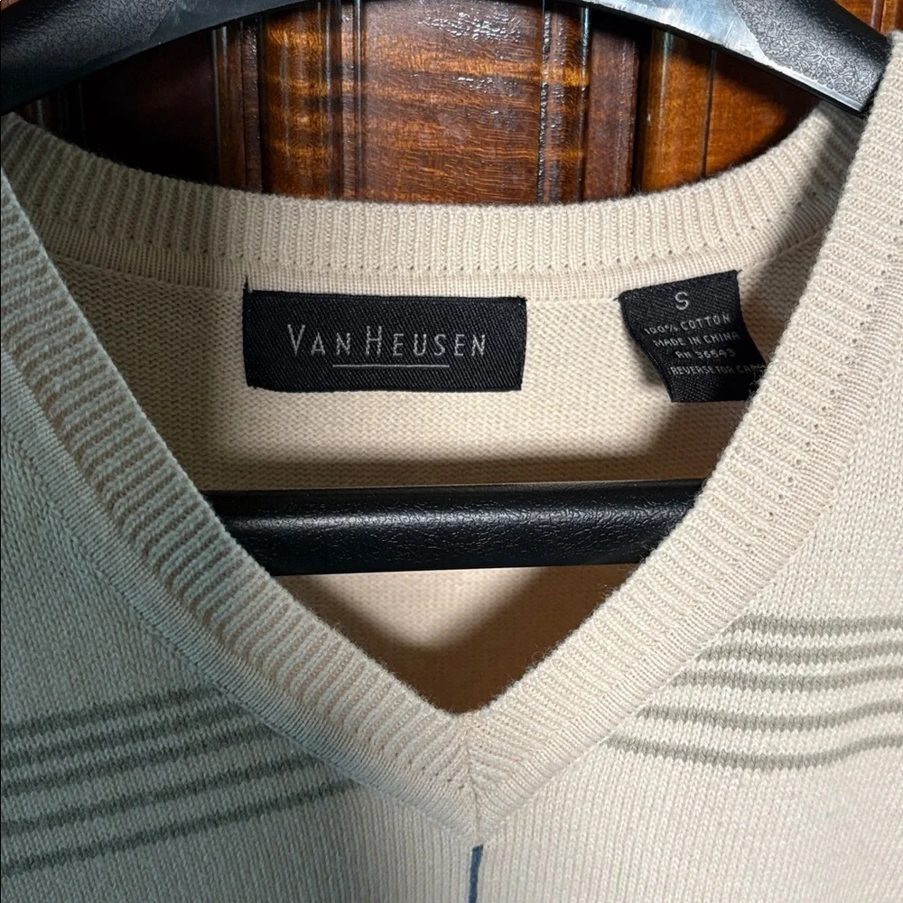 Van Heusen V Neck Cream Sweater Vest with Plaid Pattern Size Small